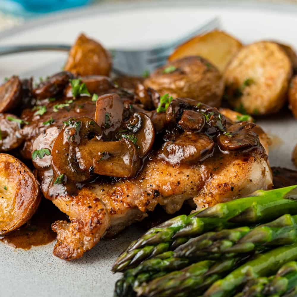 Chicken With Mushroom Gravy: A Delicious and Savory Combination