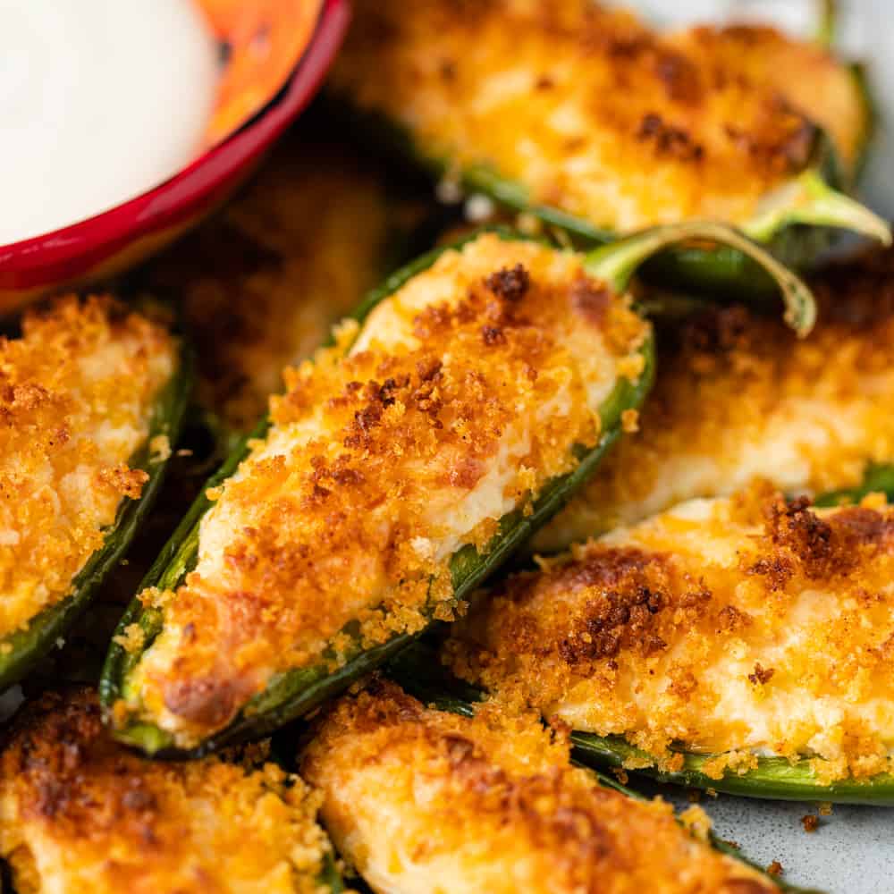 close up image: baked jalapeno poppers